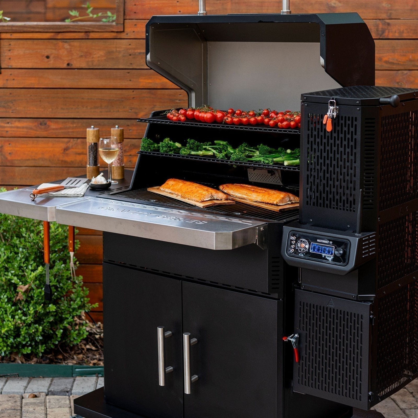 Masterbuilt Gravity Series 1150 BBQ & Smoker Starter Pack